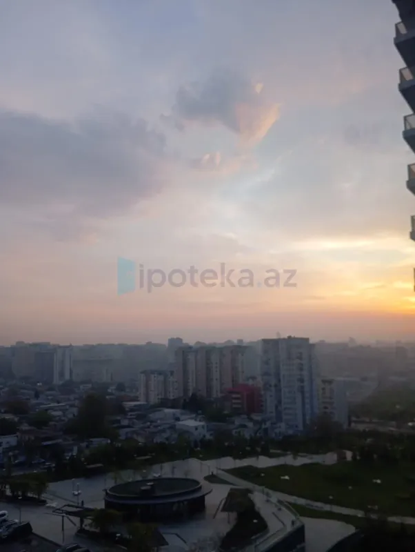 Satılır 3 otaqlı köhnə tikili 100 m²