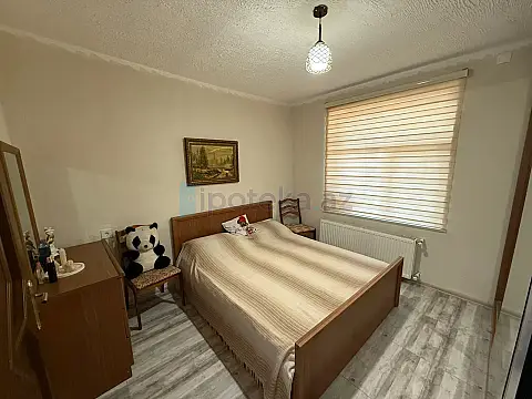 Satılır 6 otaqlı həyət evi 200 m²