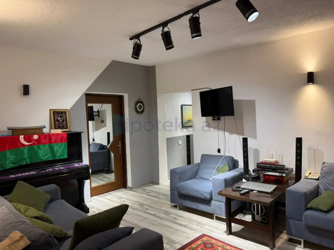 Satılır 6 otaqlı həyət evi 200 m²