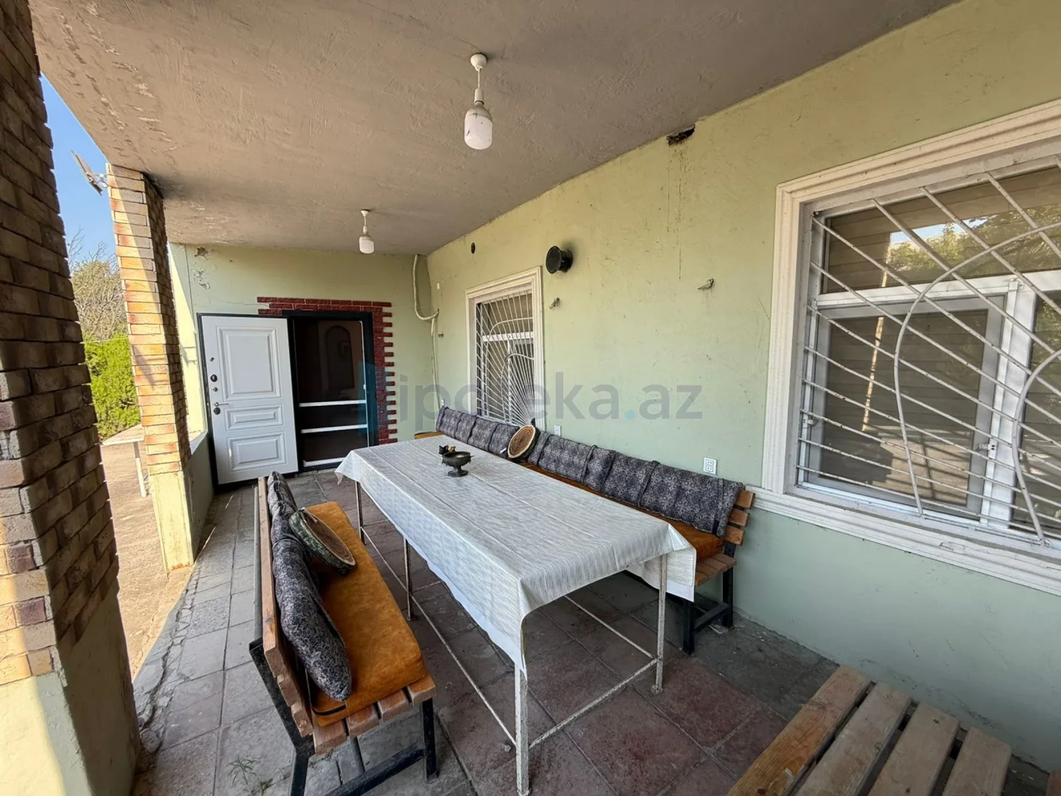 Satılır 6 otaqlı həyət evi 200 m²