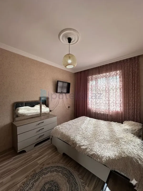 Satılır 3 otaqlı köhnə tikili 68 m²