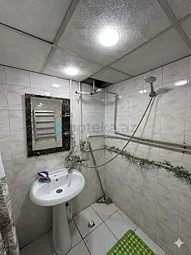 Satılır 3 otaqlı köhnə tikili 68 m²