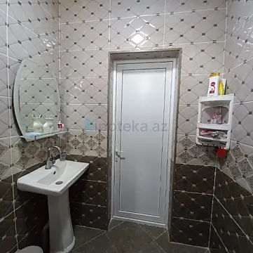 Satılır 6 otaqlı həyət evi 200 m²