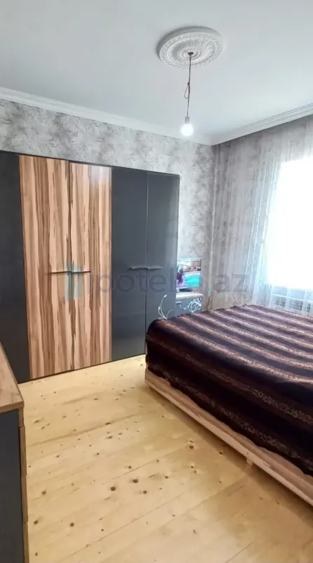 Satılır 6 otaqlı həyət evi 200 m²