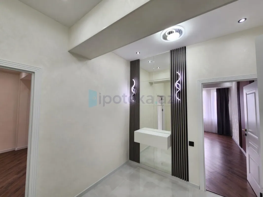 Satılır 3 otaqlı yeni tikili 70 m²