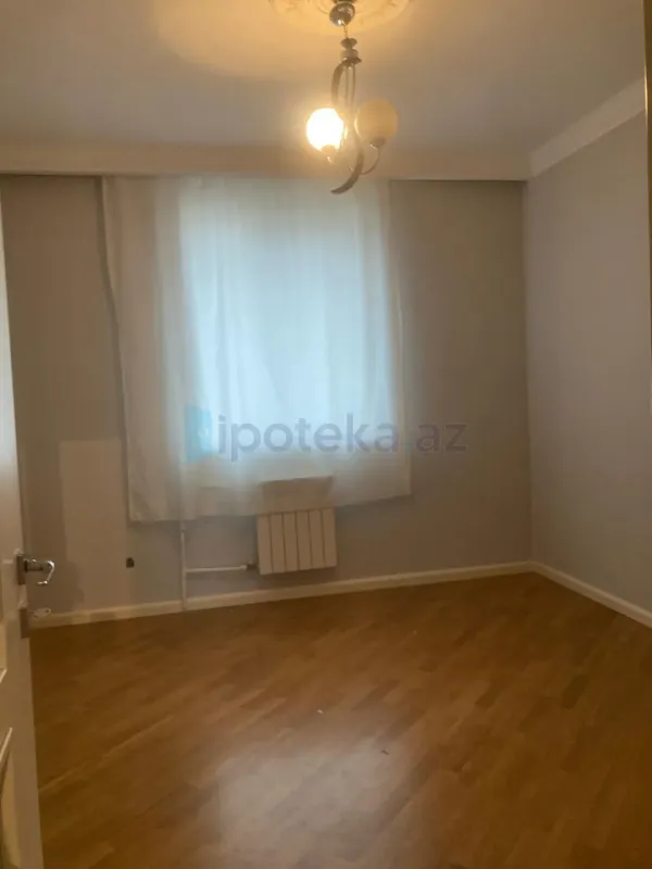Satılır 3 otaqlı köhnə tikili 75 m²