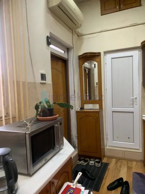 Satılır 2 otaqlı köhnə tikili 65 m²