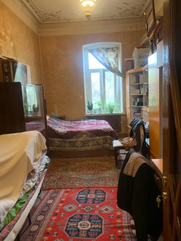 Satılır 2 otaqlı köhnə tikili 65 m²