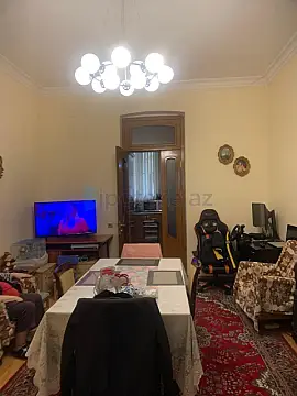 Satılır 2 otaqlı köhnə tikili 65 m²