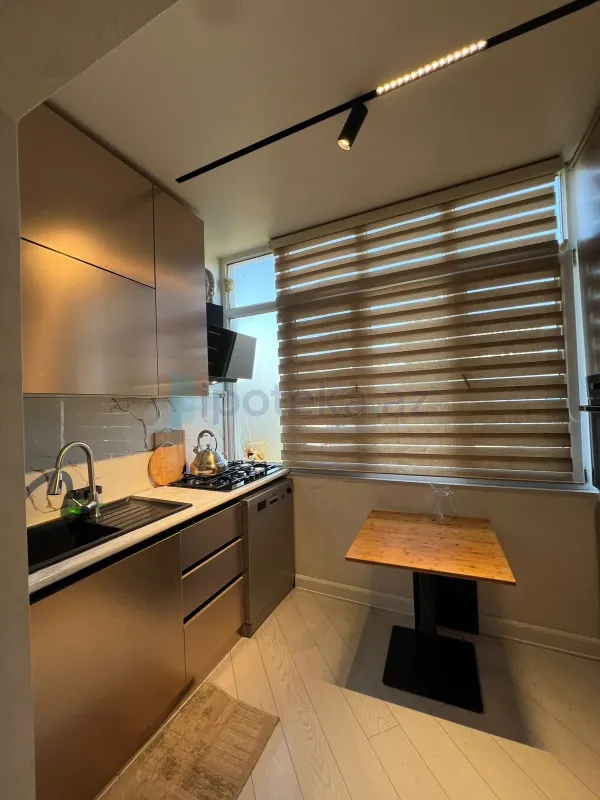 Satılır 3 otaqlı köhnə tikili 65 m²