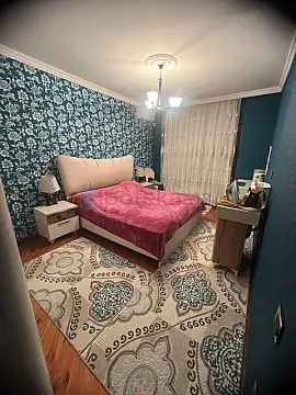 Satılır 4 otaqlı köhnə tikili 120 m²