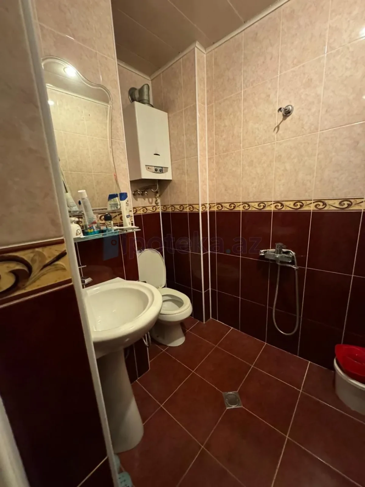 Satılır 1 otaqlı köhnə tikili 32 m²