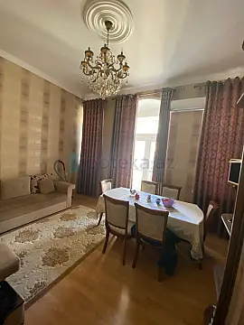 Satılır 1 otaqlı köhnə tikili 32 m²
