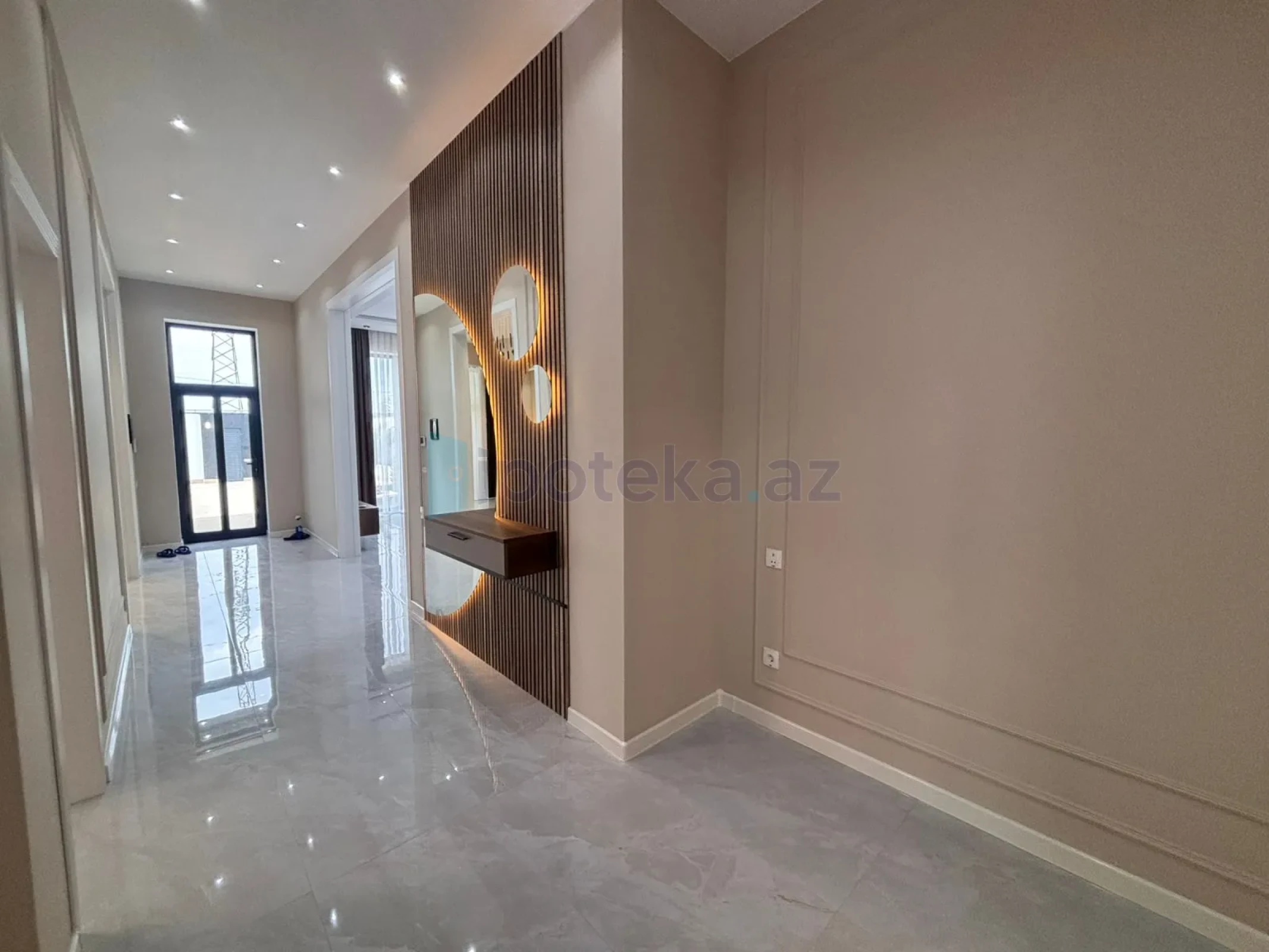 Satılır 4 otaqlı mənzil 150 m²