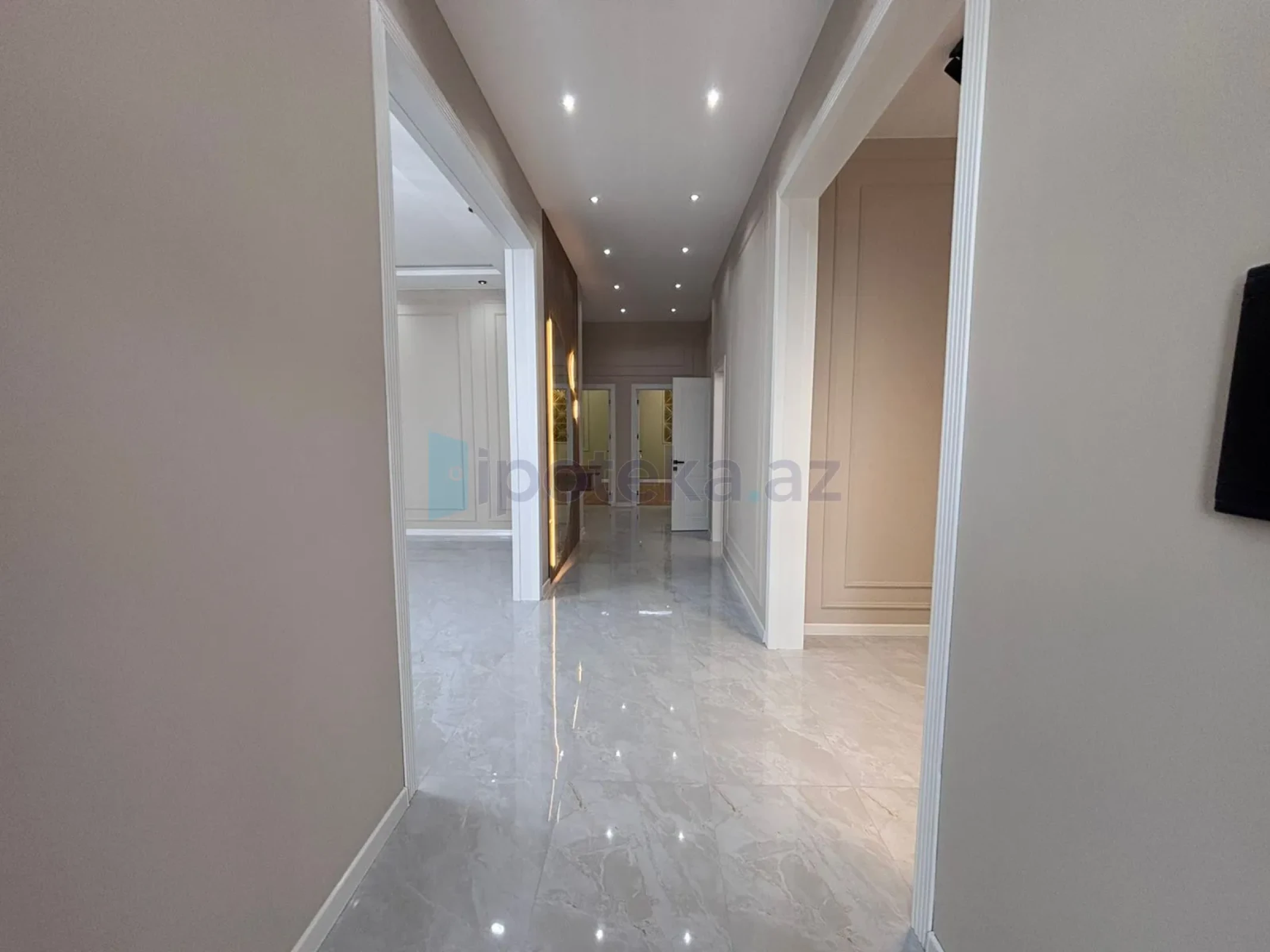 Satılır 4 otaqlı mənzil 150 m²