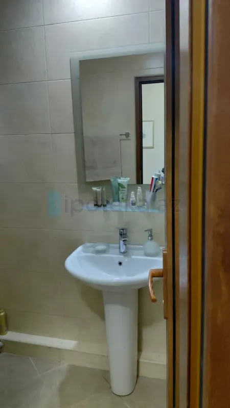 Satılır 3 otaqlı köhnə tikili 72 m²