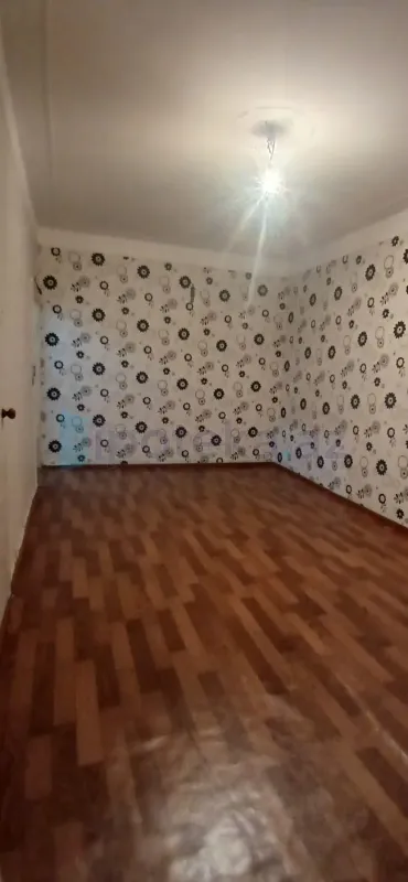 Satılır 2 otaqlı köhnə tikili 40 m²