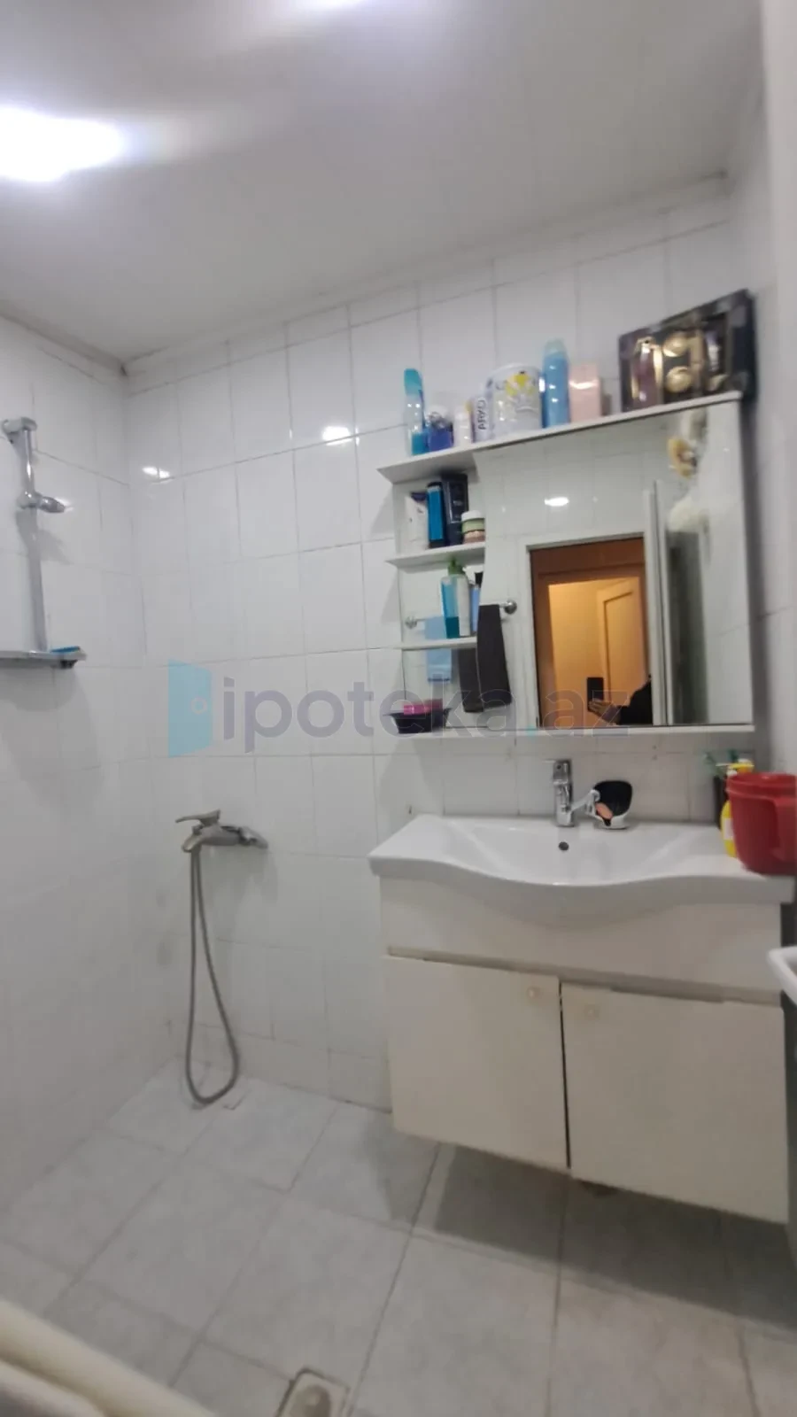 Satılır 3 otaqlı köhnə tikili 66.7 m²