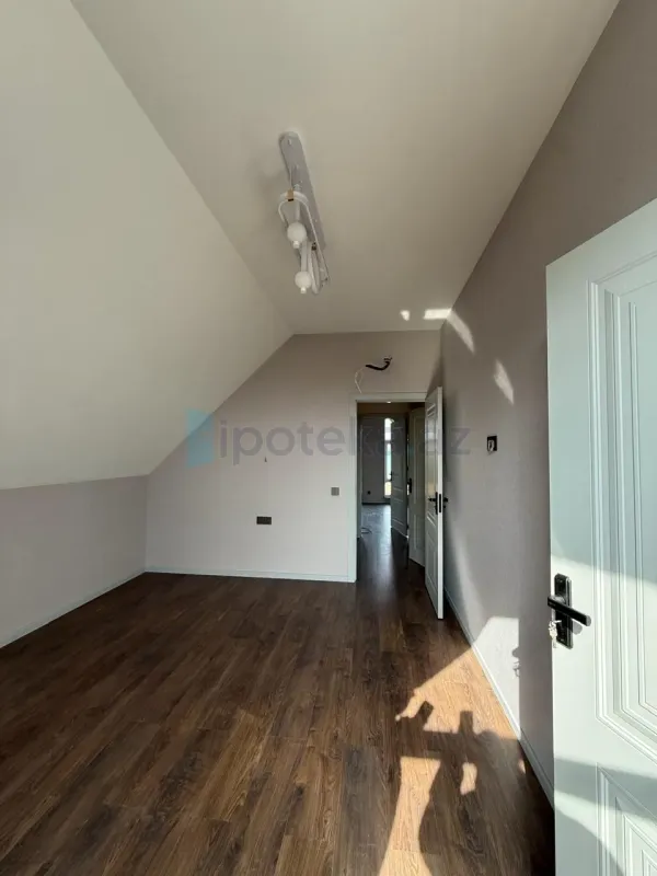 Satılır 1 otaqlı həyət evi 105 m²