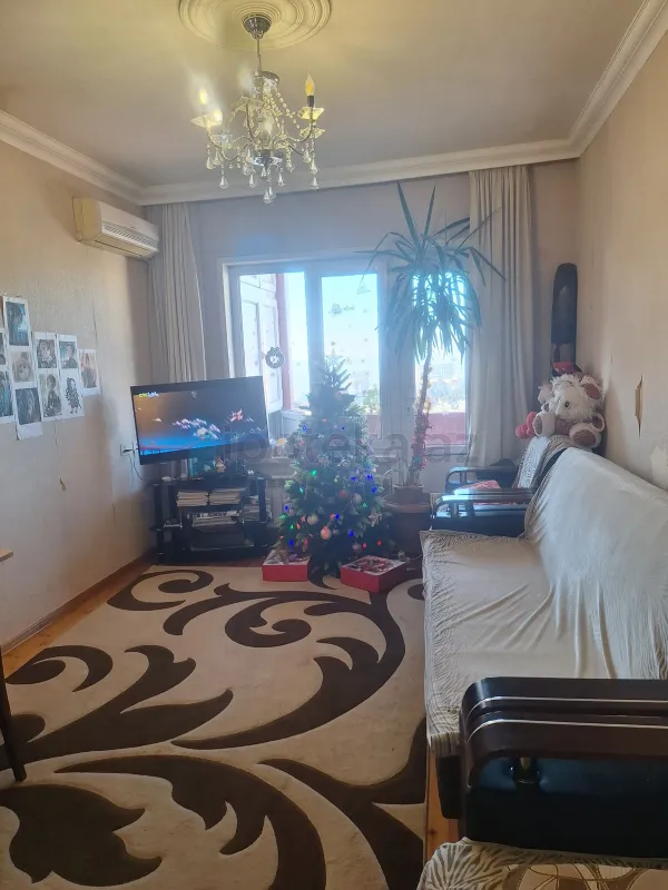 Satılır 2 otaqlı köhnə tikili 60 m²