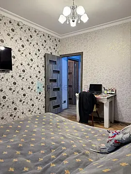 Satılır 2 otaqlı köhnə tikili 55 m²