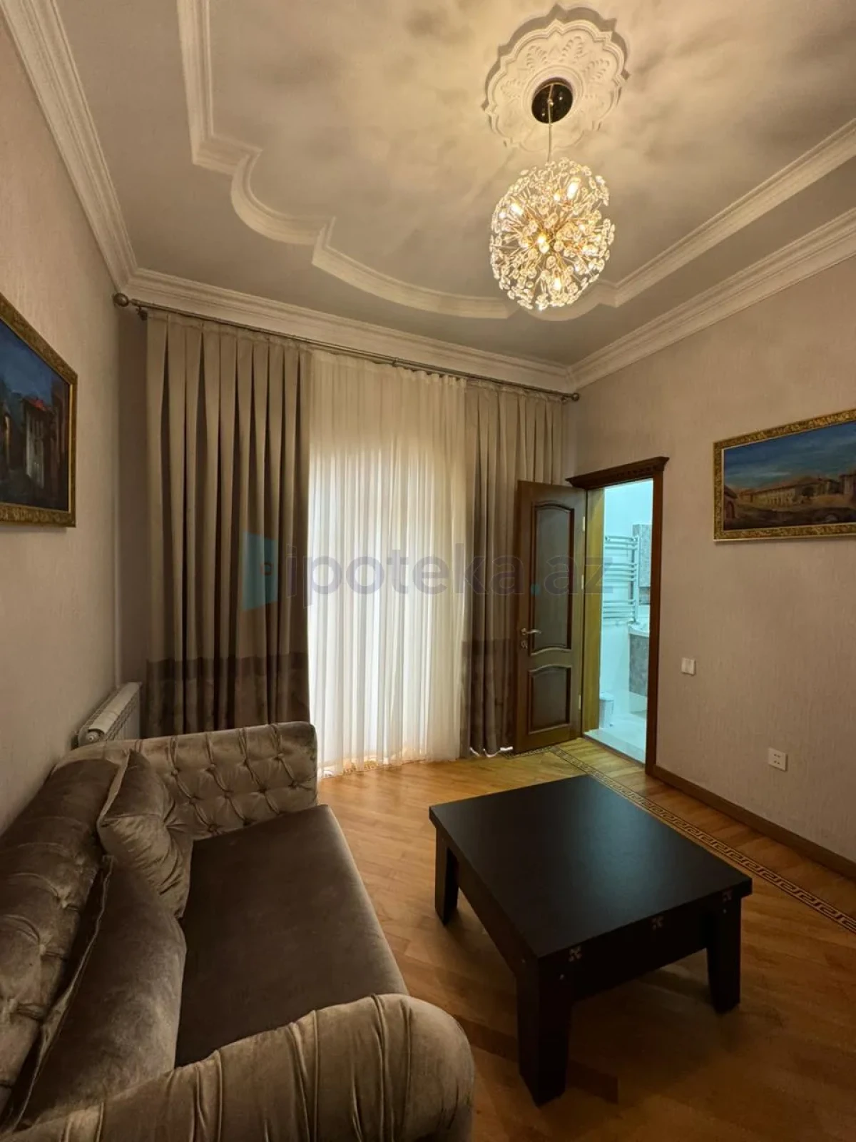 Satılır 8 otaqlı mənzil 450 m²