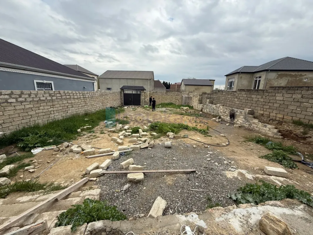 Satılır 3 otaqlı həyət evi 100 m²