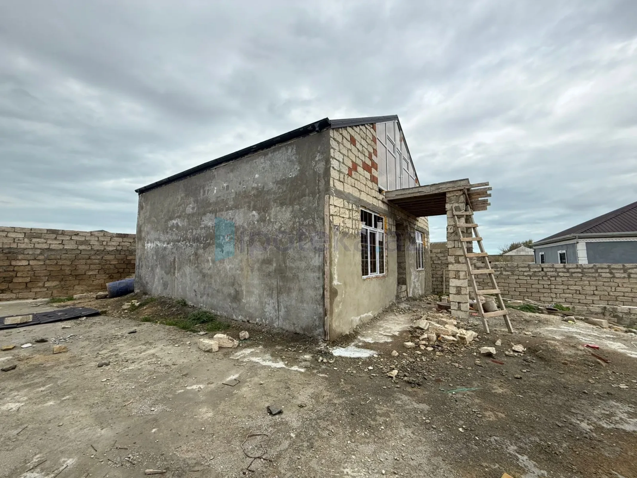 Satılır 3 otaqlı həyət evi 100 m²