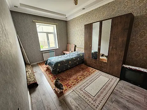 Satılır 5 otaqlı həyət evi 180 m²