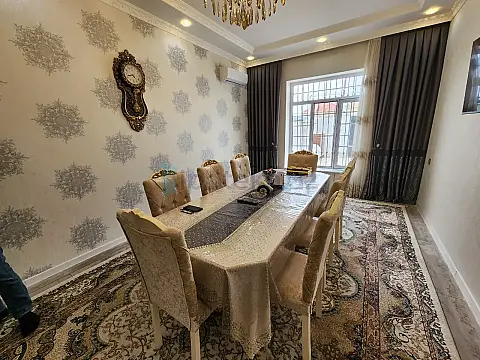 Satılır 5 otaqlı həyət evi 180 m²