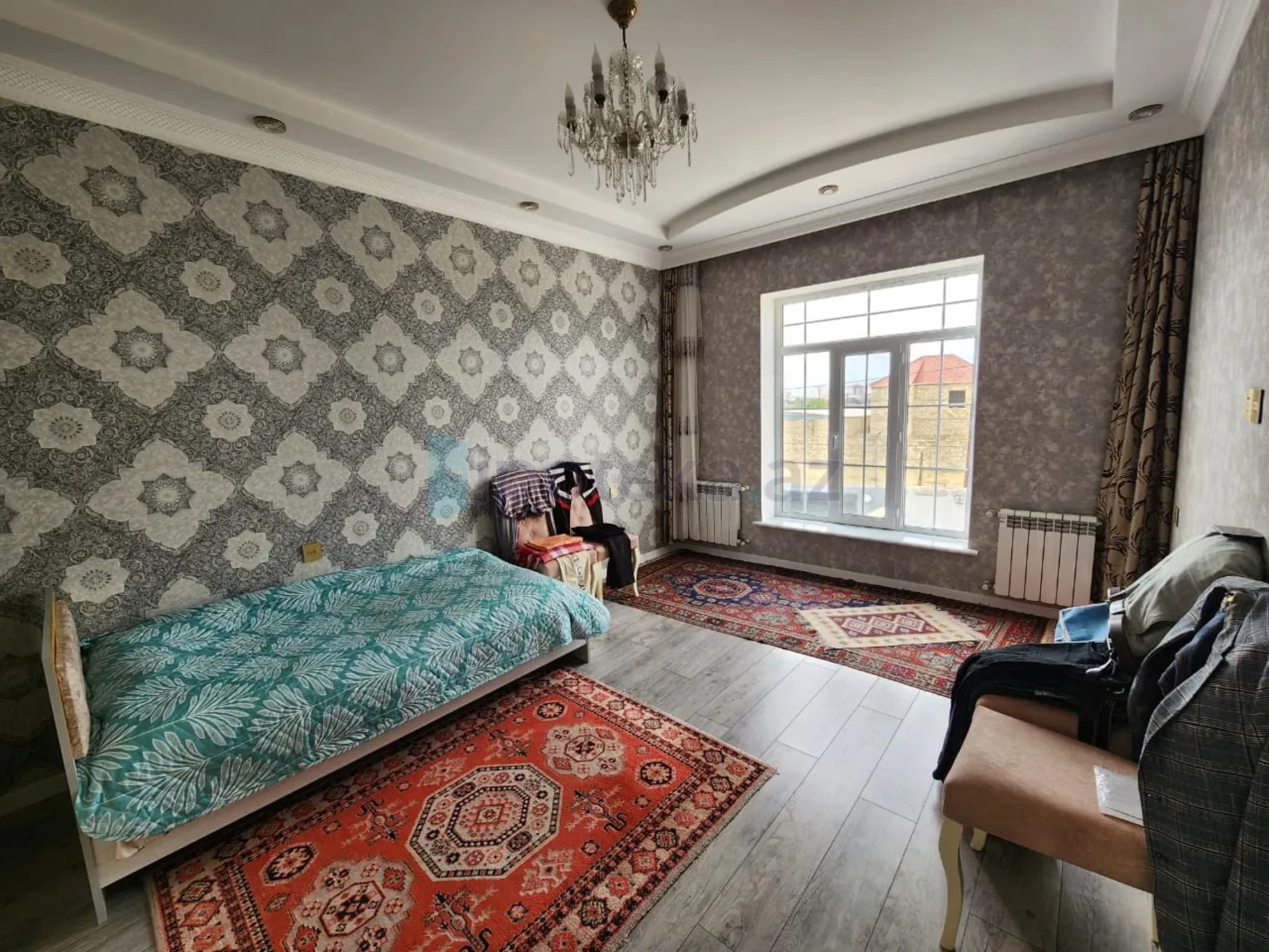 Satılır 5 otaqlı həyət evi 180 m²
