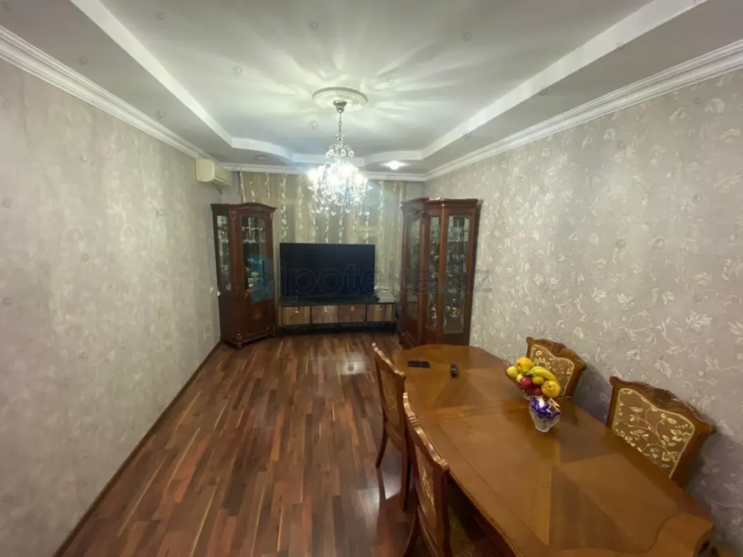 Satılır 2 otaqlı köhnə tikili 52 m²