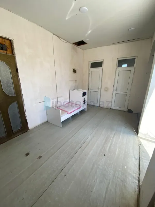 Satılır 4 otaqlı həyət evi 153 m²