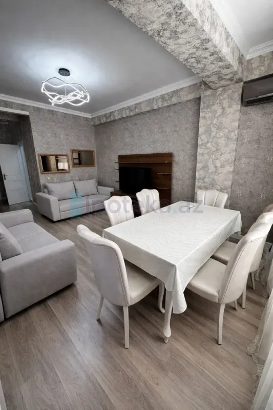 Satılır 2 otaqlı yeni tikili 75 m²