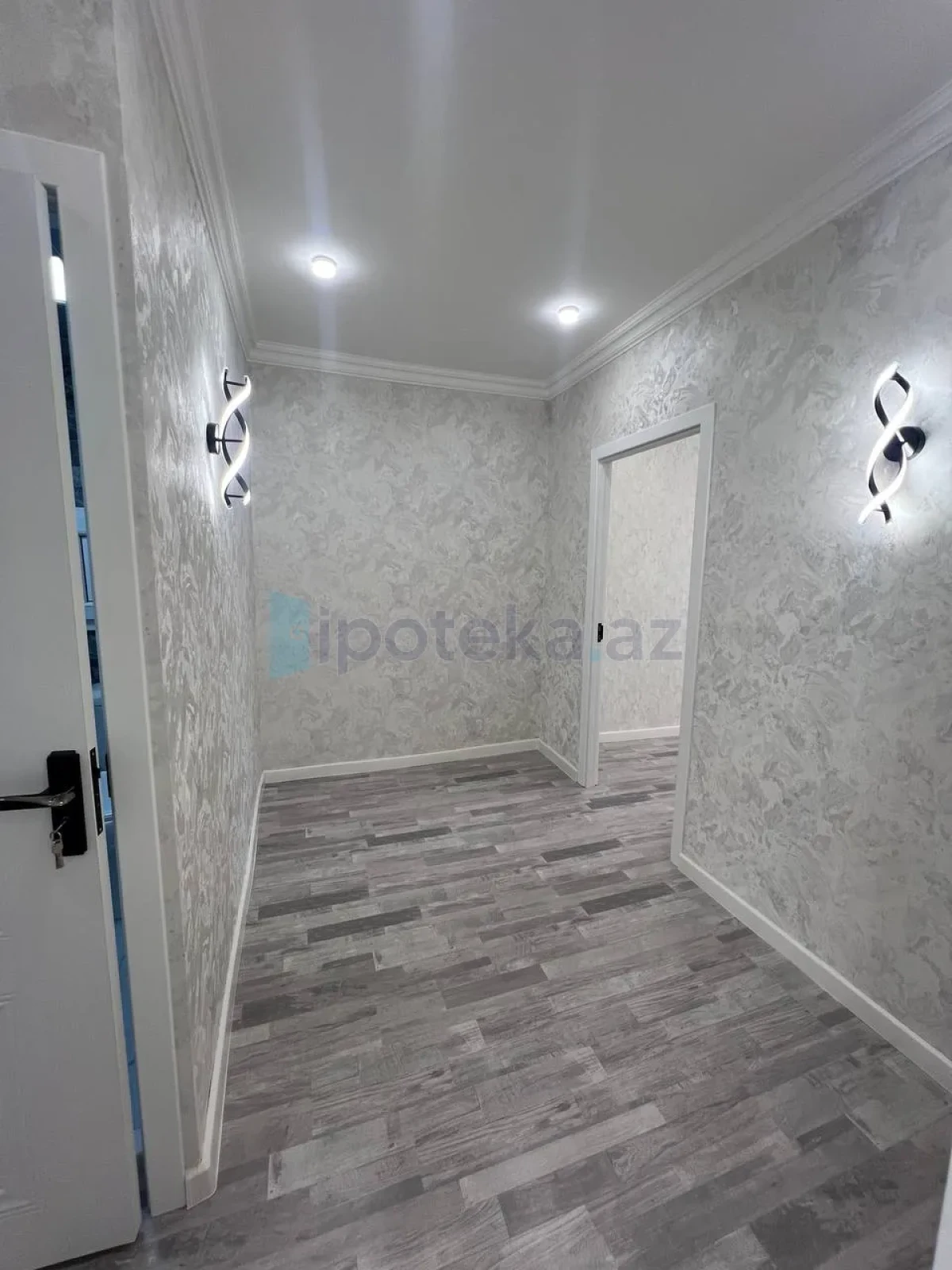 Satılır 2 otaqlı köhnə tikili 70 m²