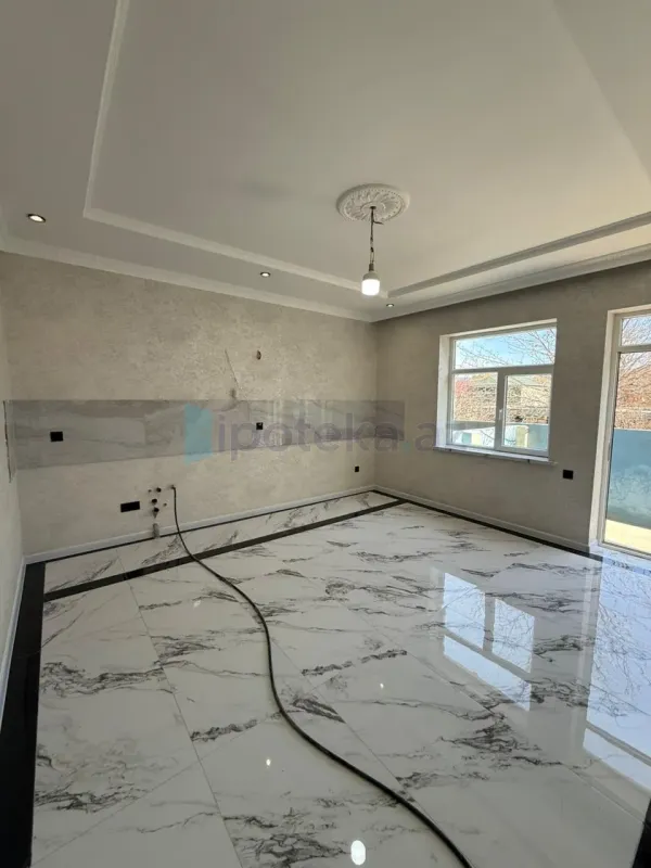 Satılır 6 otaqlı həyət evi 220 m²