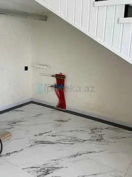 Satılır 6 otaqlı həyət evi 220 m²