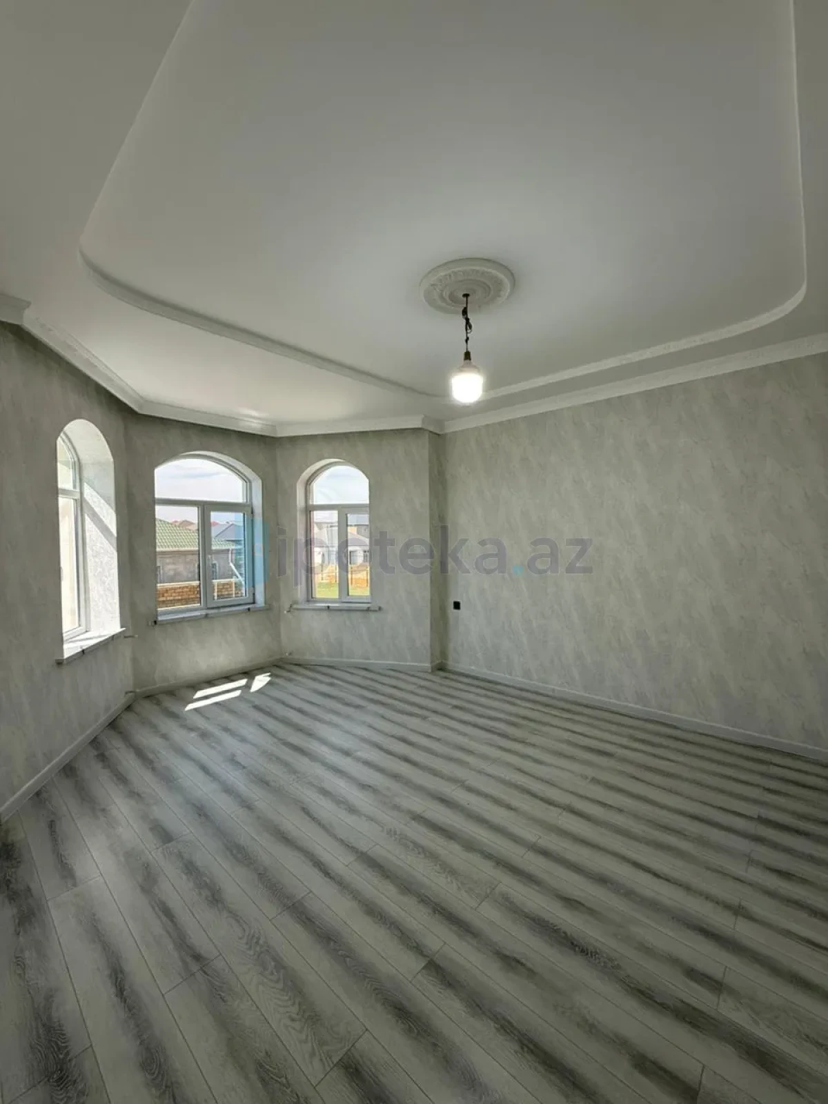 Satılır 6 otaqlı həyət evi 220 m²