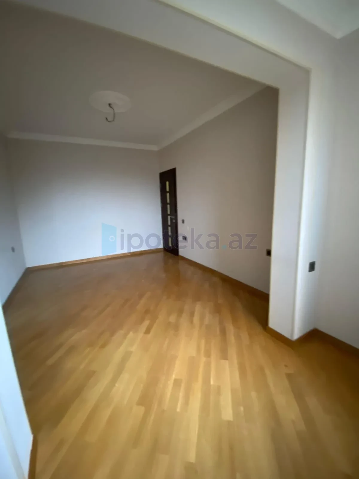Satılır 3 otaqlı köhnə tikili 90 m²