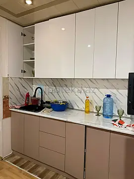Satılır 3 otaqlı köhnə tikili 85 m²