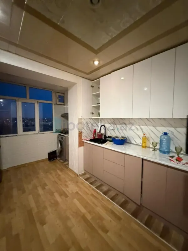 Satılır 3 otaqlı köhnə tikili 85 m²