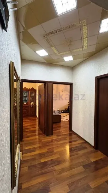 Satılır 3 otaqlı köhnə tikili 75 m²