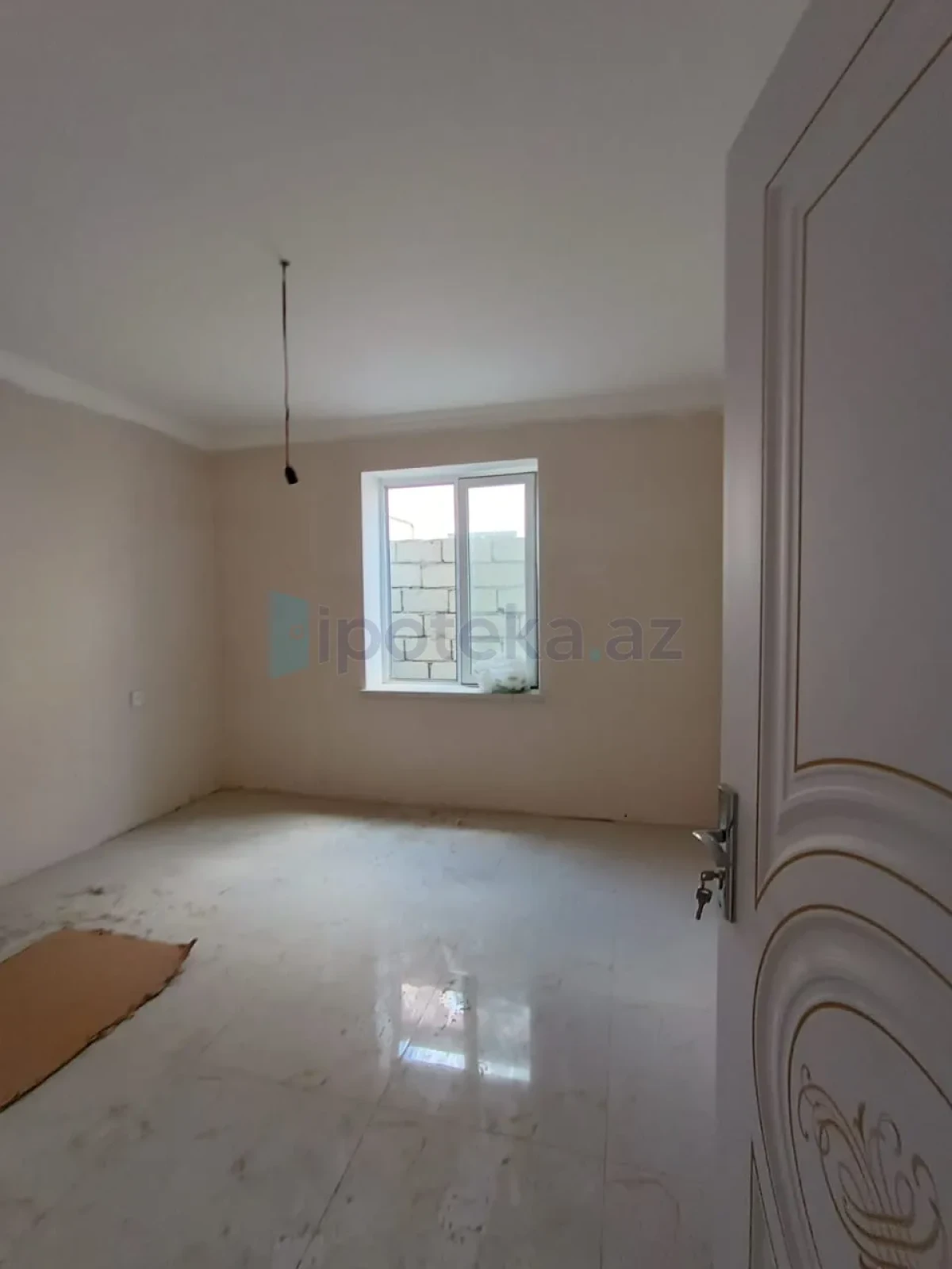 Satılır 6 otaqlı həyət evi 180 m²