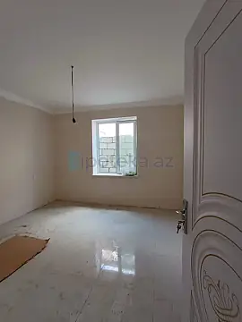 Satılır 6 otaqlı həyət evi 180 m²