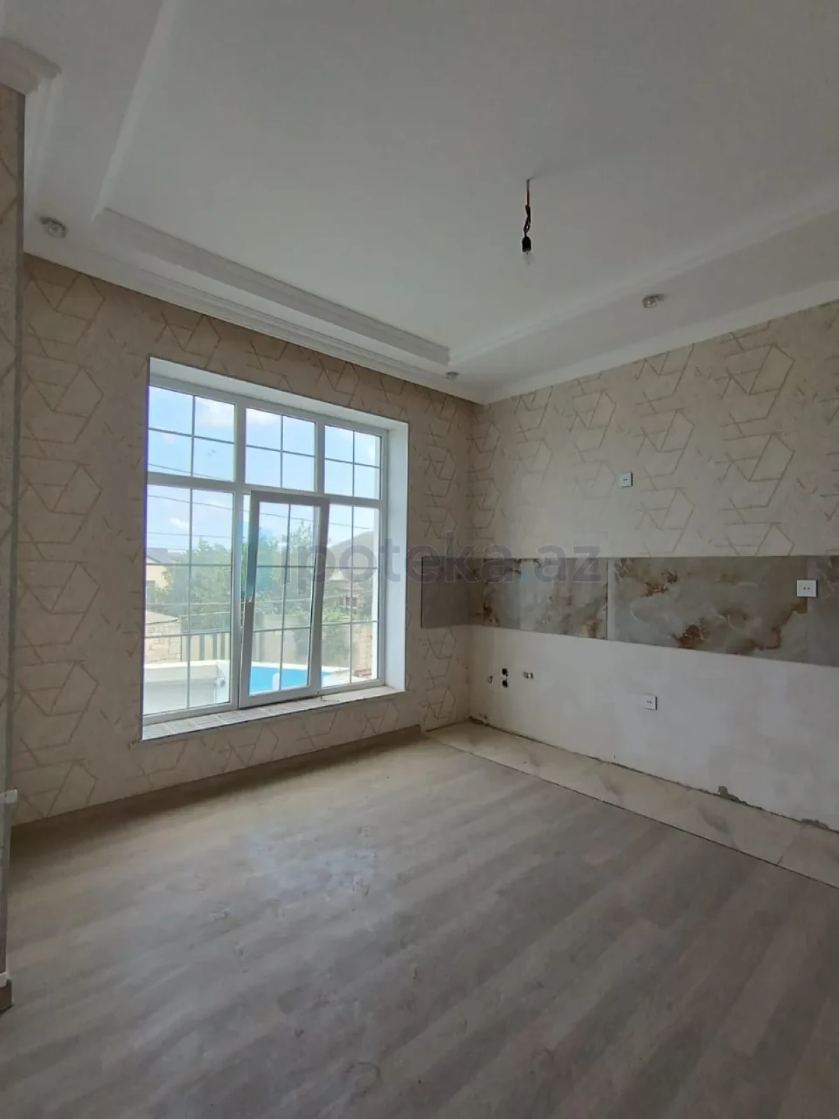 Satılır 6 otaqlı həyət evi 180 m²