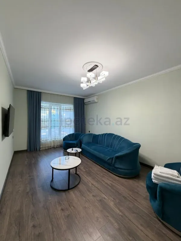 Satılır 6 otaqlı mənzil 220 m²