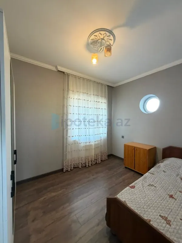 Satılır 6 otaqlı mənzil 220 m²