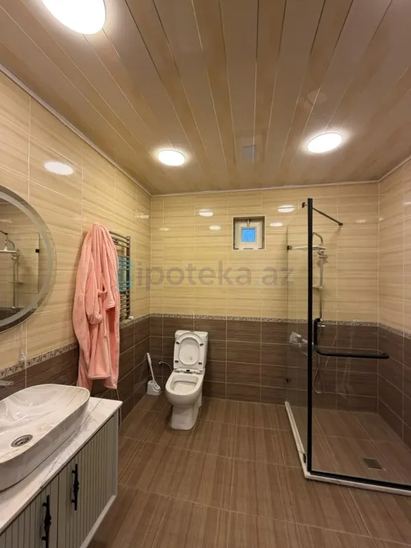 Satılır 6 otaqlı mənzil 220 m²