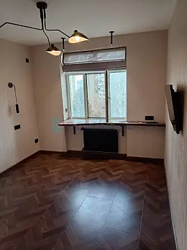 Satılır 2 otaqlı köhnə tikili 60 m²