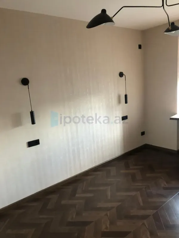 Satılır 2 otaqlı köhnə tikili 60 m²